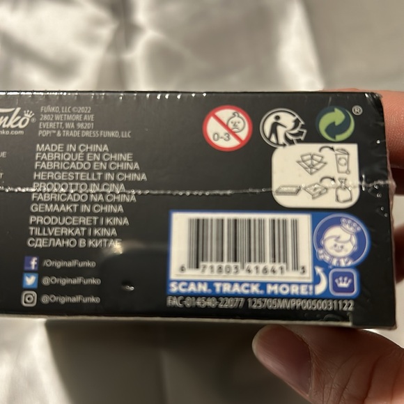 Funko POP! Pin - Marvel Studios Hawkeye Kate Bishop #SE - Enamel Pin SEALED - Picture 9 of 9